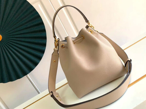 Louis Vuitton Lockme Bucket