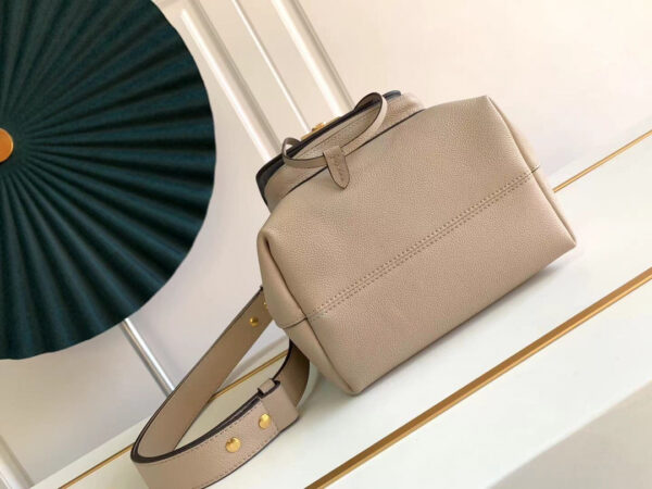 Louis Vuitton Lockme Bucket