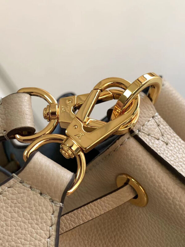 Louis Vuitton Lockme Bucket