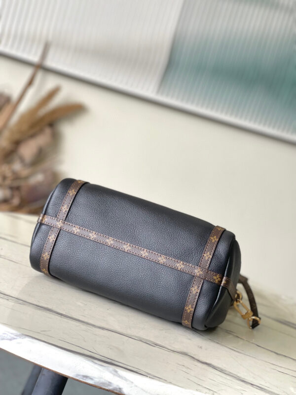 Louis Vuitton Express PM