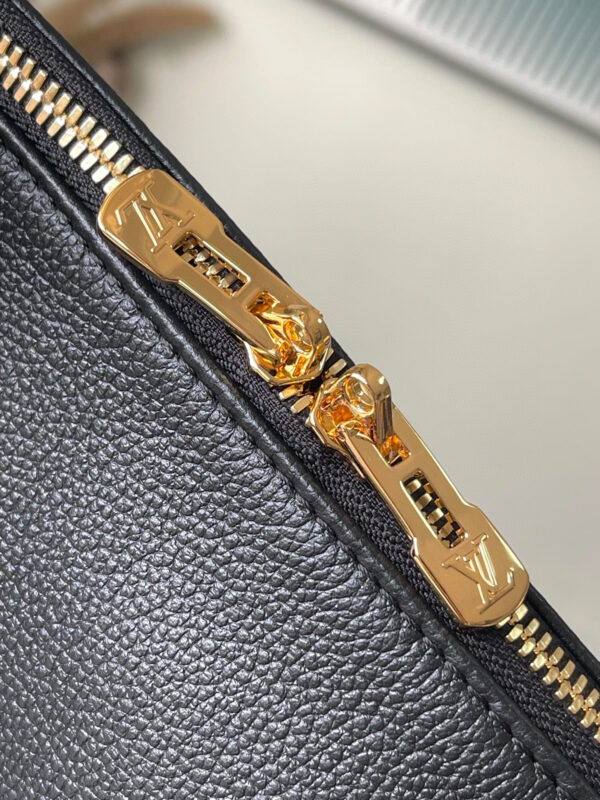 Louis Vuitton Express PM