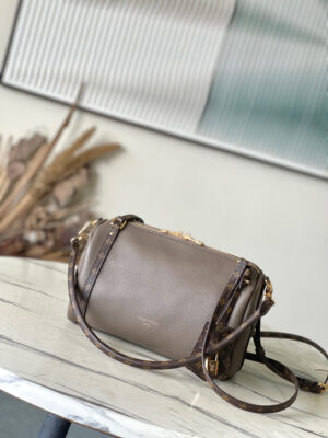 Louis Vuitton Express PM