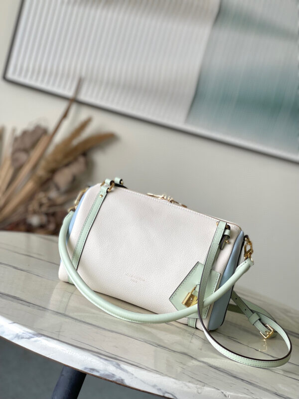 Louis Vuitton Express PM
