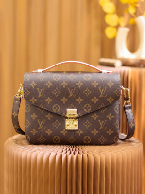 Louis Vuitton Pochette Metis