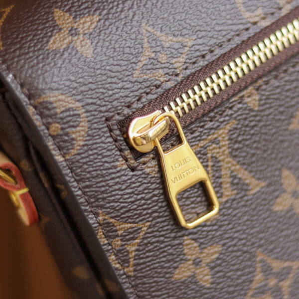 Louis Vuitton Pochette Metis