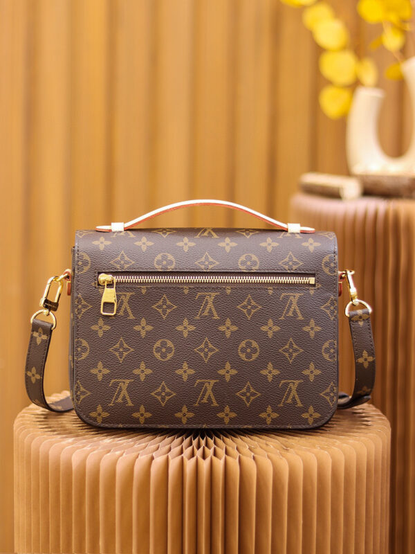 Louis Vuitton Pochette Metis