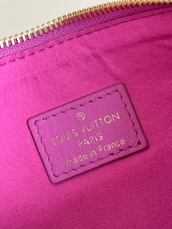 Louis Vuitton Coussin BB