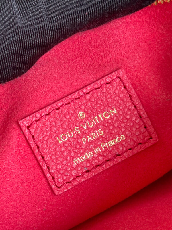 Louis Vuitton Coussin BB