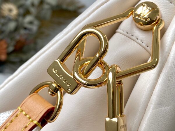 Louis Vuitton Coussin