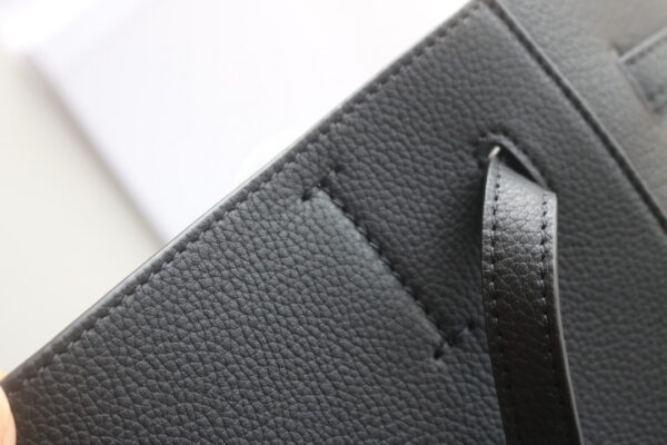 Celine Cabas Phantom