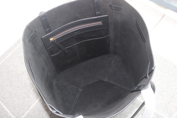 Celine Cabas Phantom