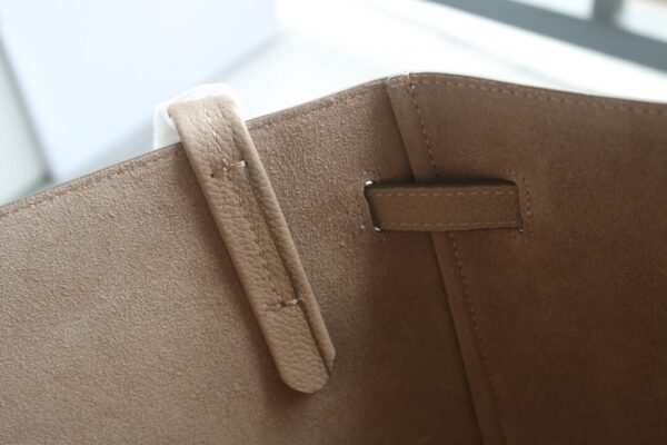 Celine Cabas Phantom