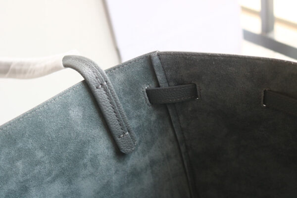 Celine Cabas Phantom