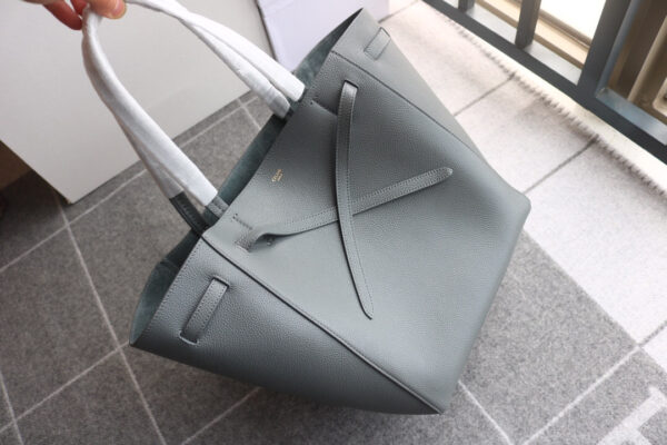 Celine Cabas Phantom