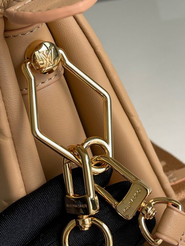 Louis Vuitton Coussin