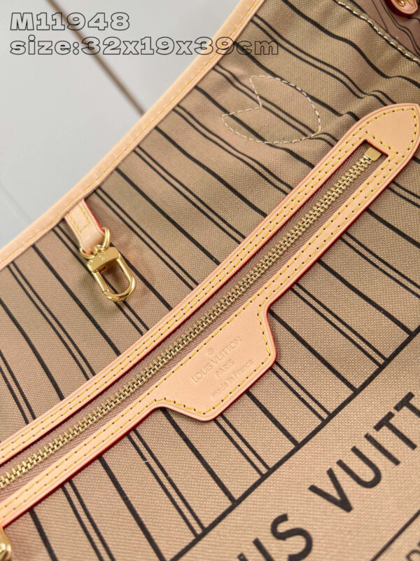 Louis Vuitton Neverfull Bandoulière Inside Out GM Bag