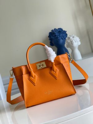 Louis Vuitton On My Side PM
