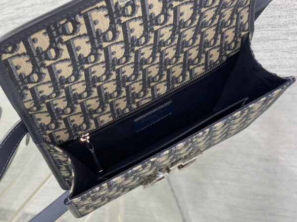 Dior 30 Montaigne Bag