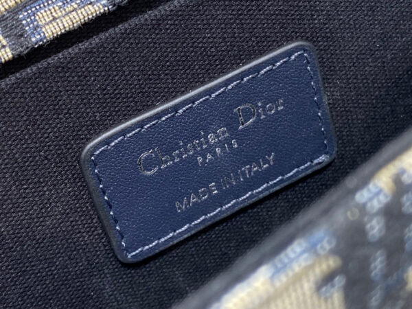 Dior 30 Montaigne Bag