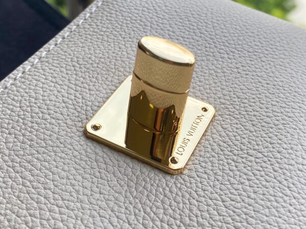 Louis Vuitton Lockme Tender