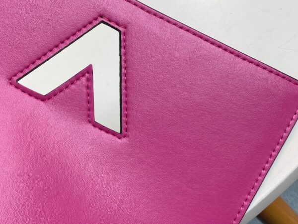 Louis Vuitton Twist One Handle