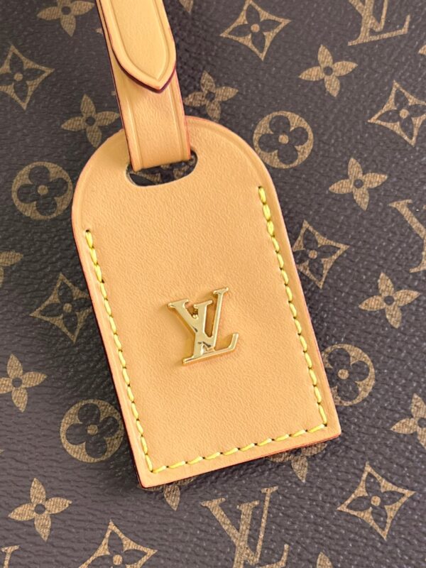 Louis Vuitton Petite Boite Chapeau