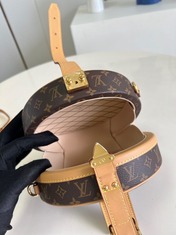 Louis Vuitton Petite Boite Chapeau