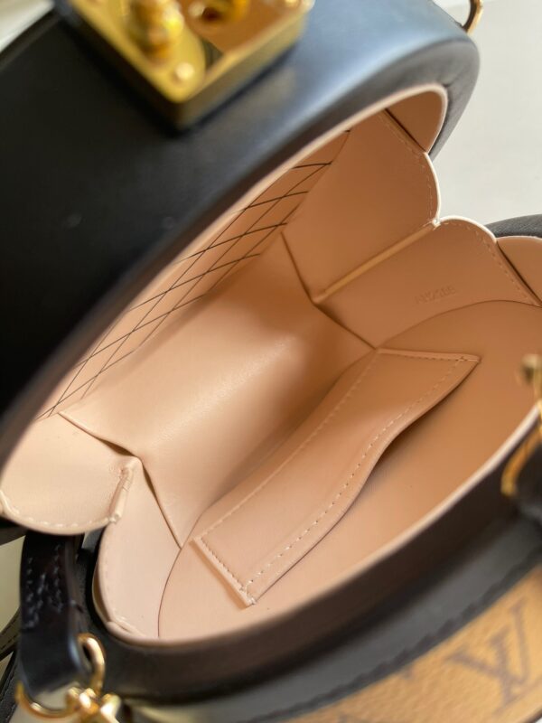 Louis Vuitton Petite Boite Chapeau