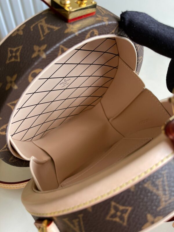 Louis Vuitton Petite Boite Chapeau