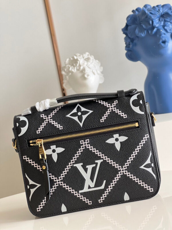 Louis Vuitton Pochette Metis