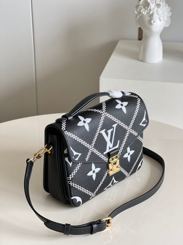 Louis Vuitton Pochette Metis
