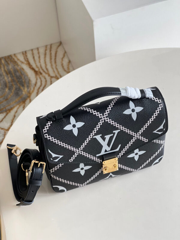 Louis Vuitton Pochette Metis
