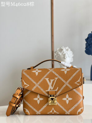 Louis Vuitton Pochette Metis