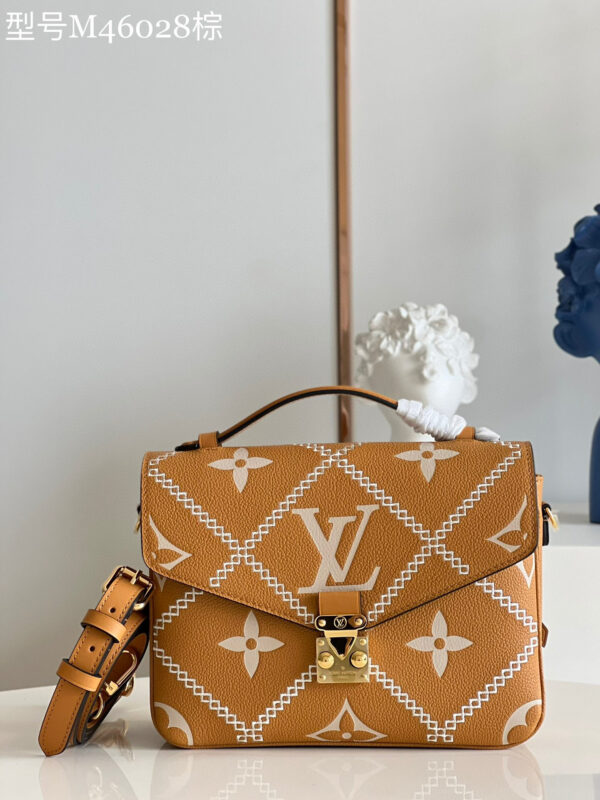 Louis Vuitton Pochette Metis