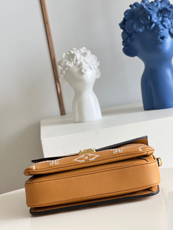 Louis Vuitton Pochette Metis