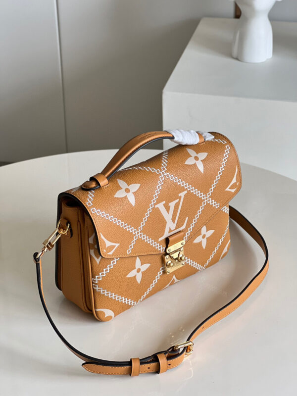 Louis Vuitton Pochette Metis