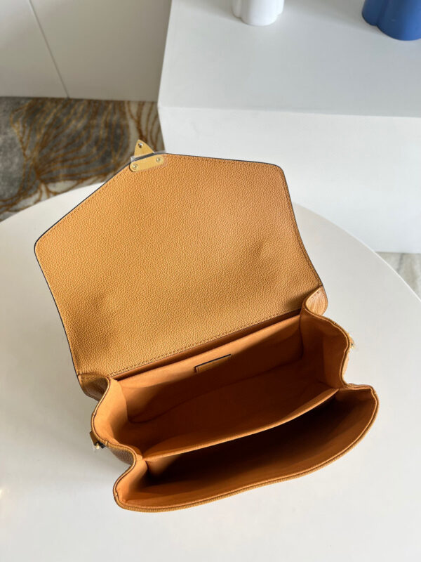 Louis Vuitton Pochette Metis