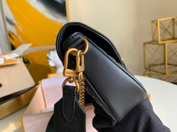 Louis Vuitton Multi Pochette New Wave