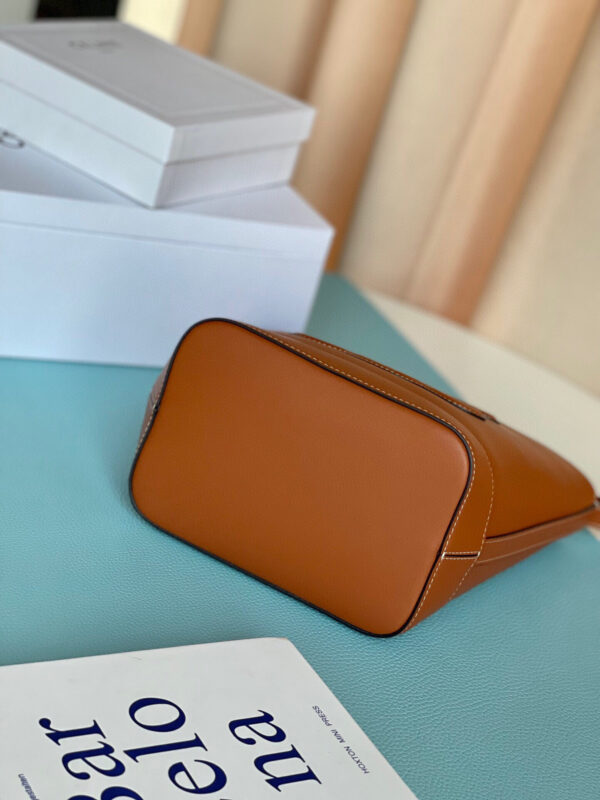 Celine Bucket