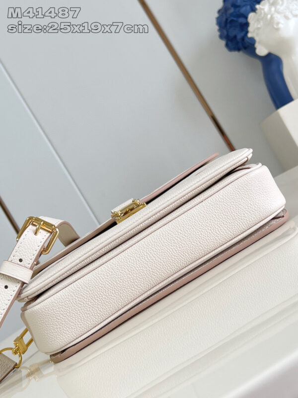Louis Vuitton Pochette Métis MM Bag