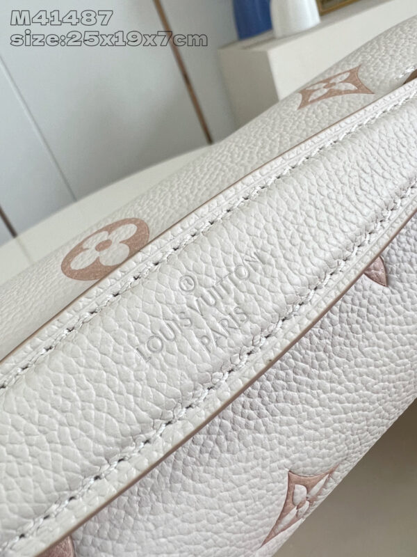 Louis Vuitton Pochette Métis MM Bag