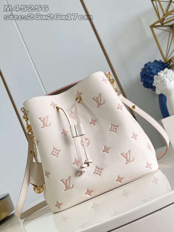 Louis Vuitton NéoNoé MM Bucket Bag