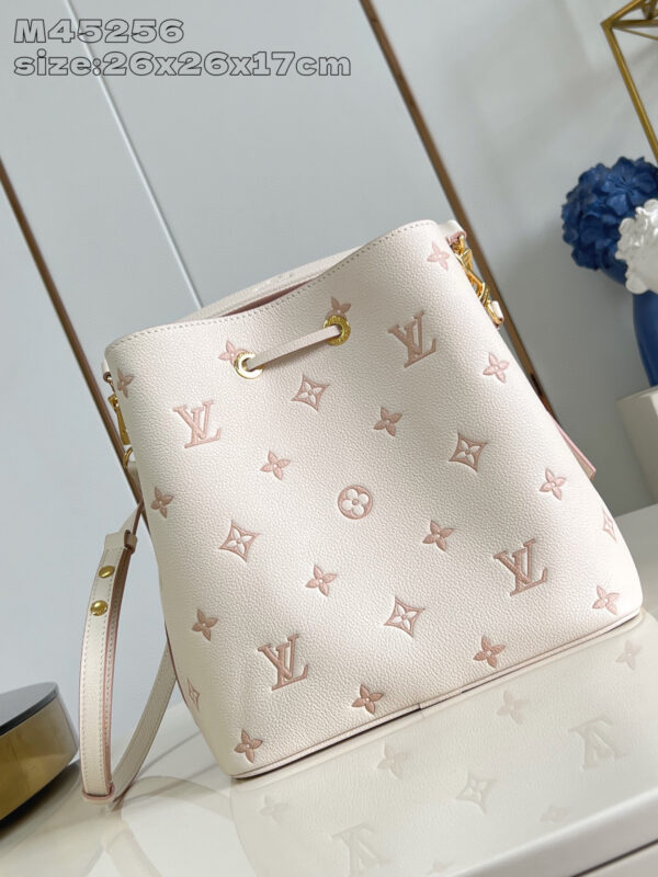 Louis Vuitton NéoNoé MM Bucket Bag