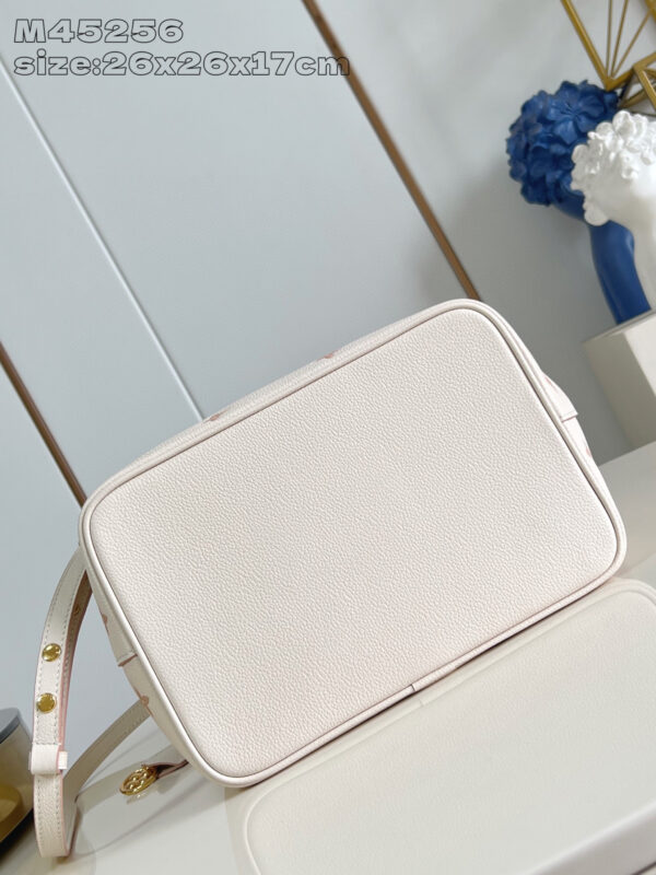 Louis Vuitton NéoNoé MM Bucket Bag