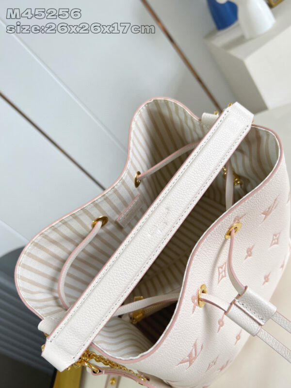 Louis Vuitton NéoNoé MM Bucket Bag