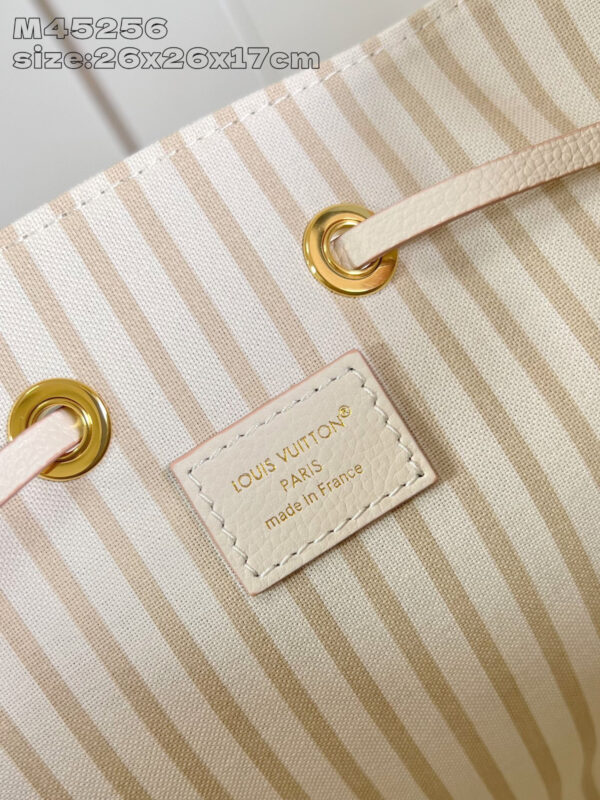 Louis Vuitton NéoNoé MM Bucket Bag