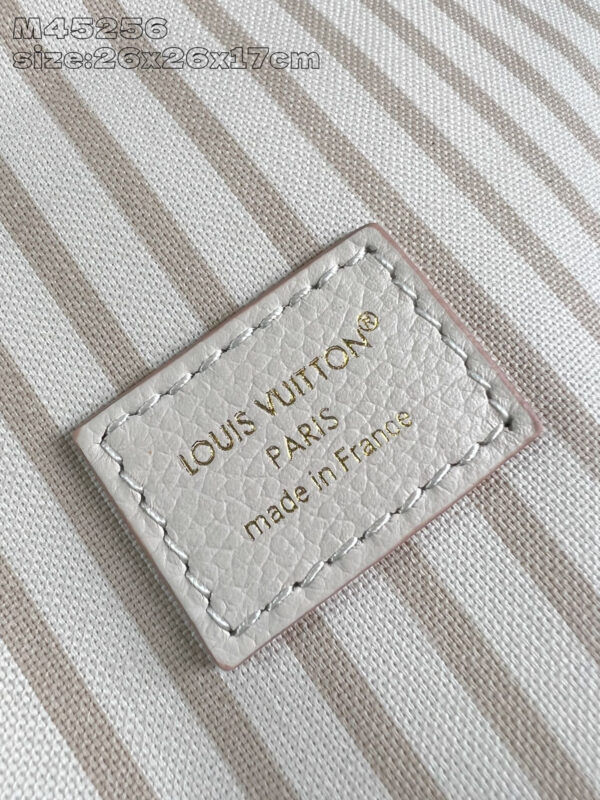 Louis Vuitton NéoNoé MM Bucket Bag
