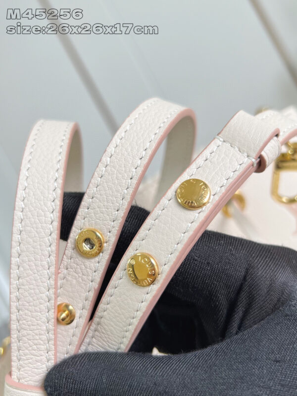 Louis Vuitton NéoNoé MM Bucket Bag