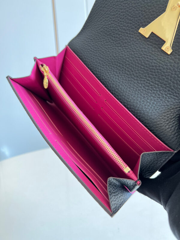 Louis Vuitton wallet capucines