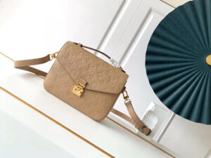 Louis Vuitton Pochette Metis